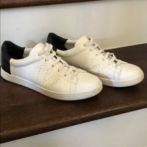 Vince tennis shoes